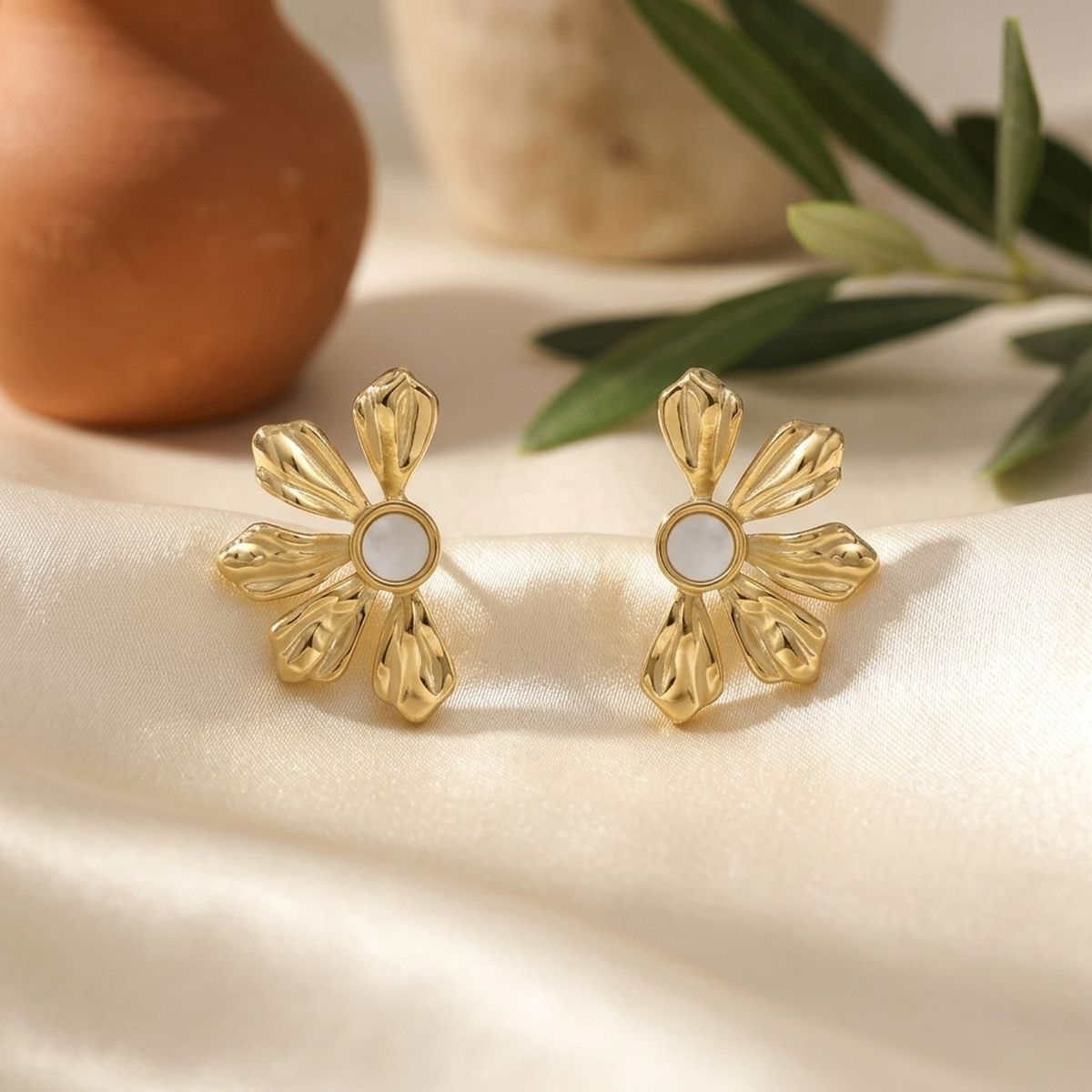 Stud 18K Gold Stainless Mother of Pearl Earrings
